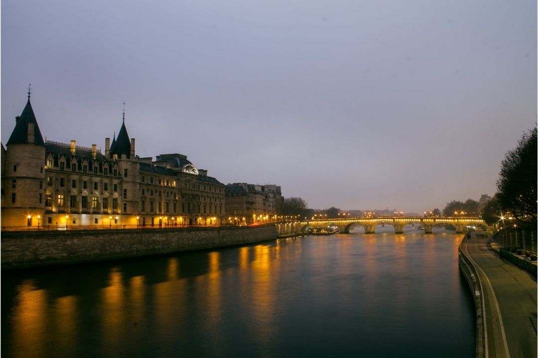 canalsaintmartin_paris_boating